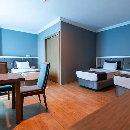 Emsa Palace Hotel *