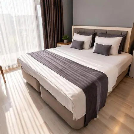 Emsa Palace Hotel *