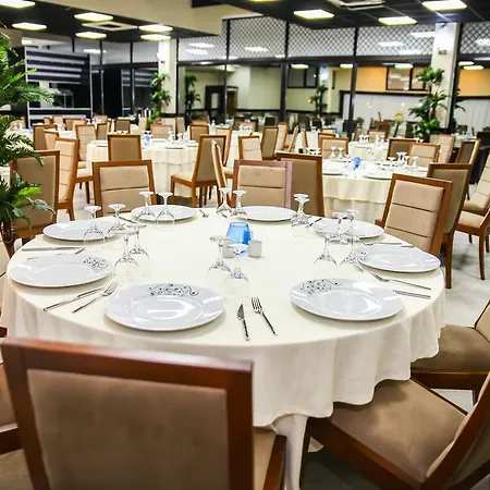 מלון Emsa Palace *